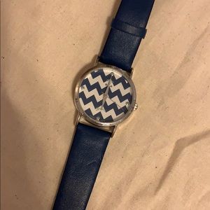 Navy chevron watch 💙